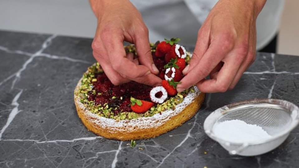 Bread and Macaroon image