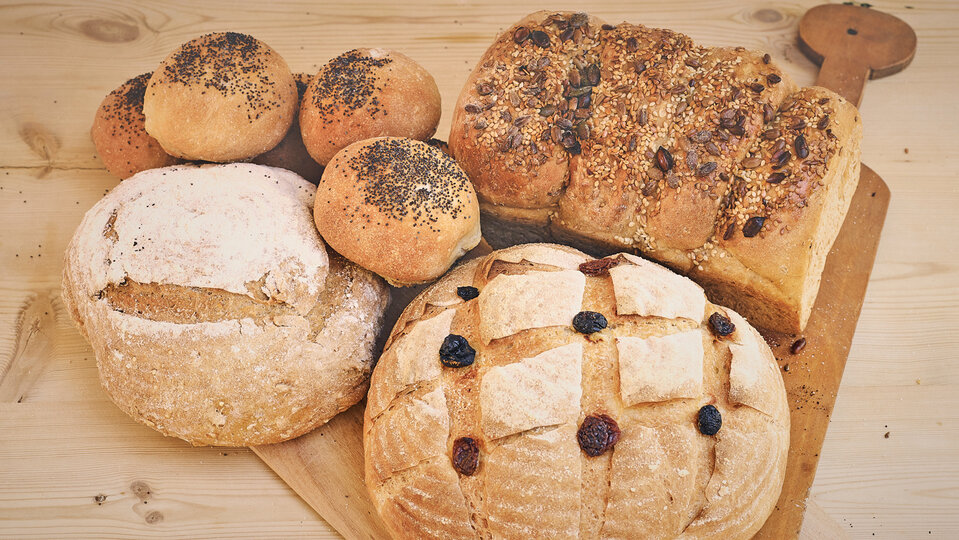 Astons Bread – Order Online | REKKI